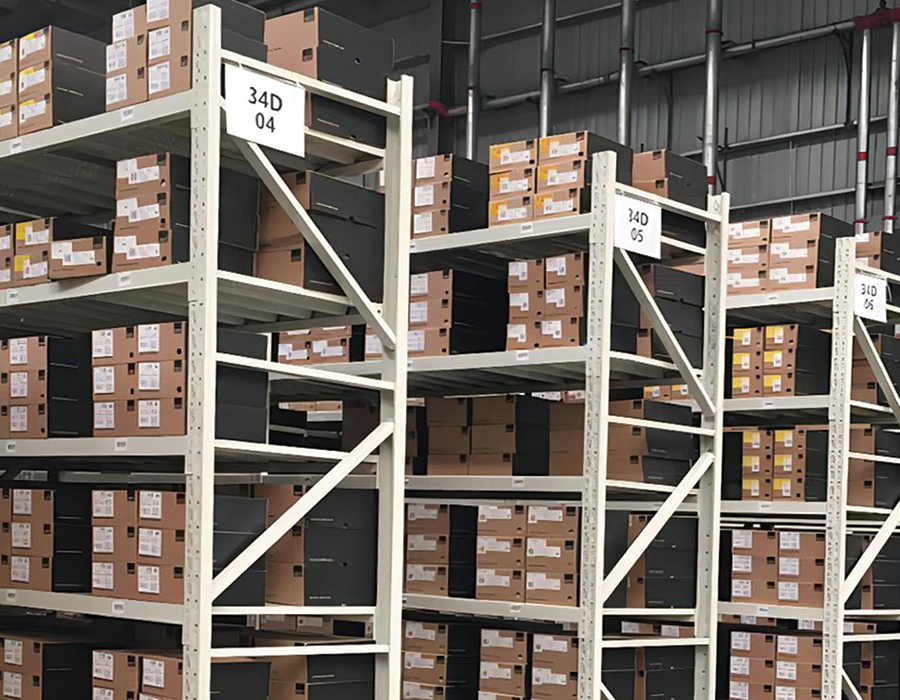 Étagères sans boulons pour usage moyen (500-800 kg/couche)