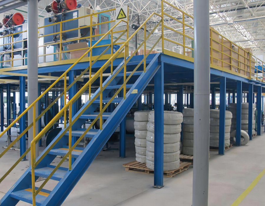 Plate-forme en acier